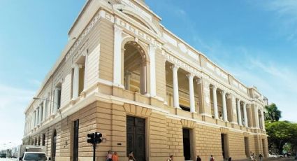 Honran la lucha y los ideales feministas con placas en edificios históricos