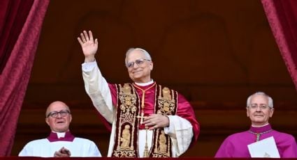 León XVI saluda al mundo como nuevo Papa con un llamado a la paz y la unidad