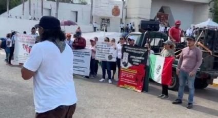 Integrantes de la CNTE toman el acceso a Chichén Itzá