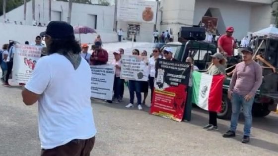 Integrantes de la CNTE toman el acceso a Chichén Itzá