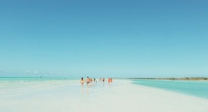 ¿Dónde está y cómo llegar desde Yucatán a la isla perfecta para ver estrellas en el cielo maya?